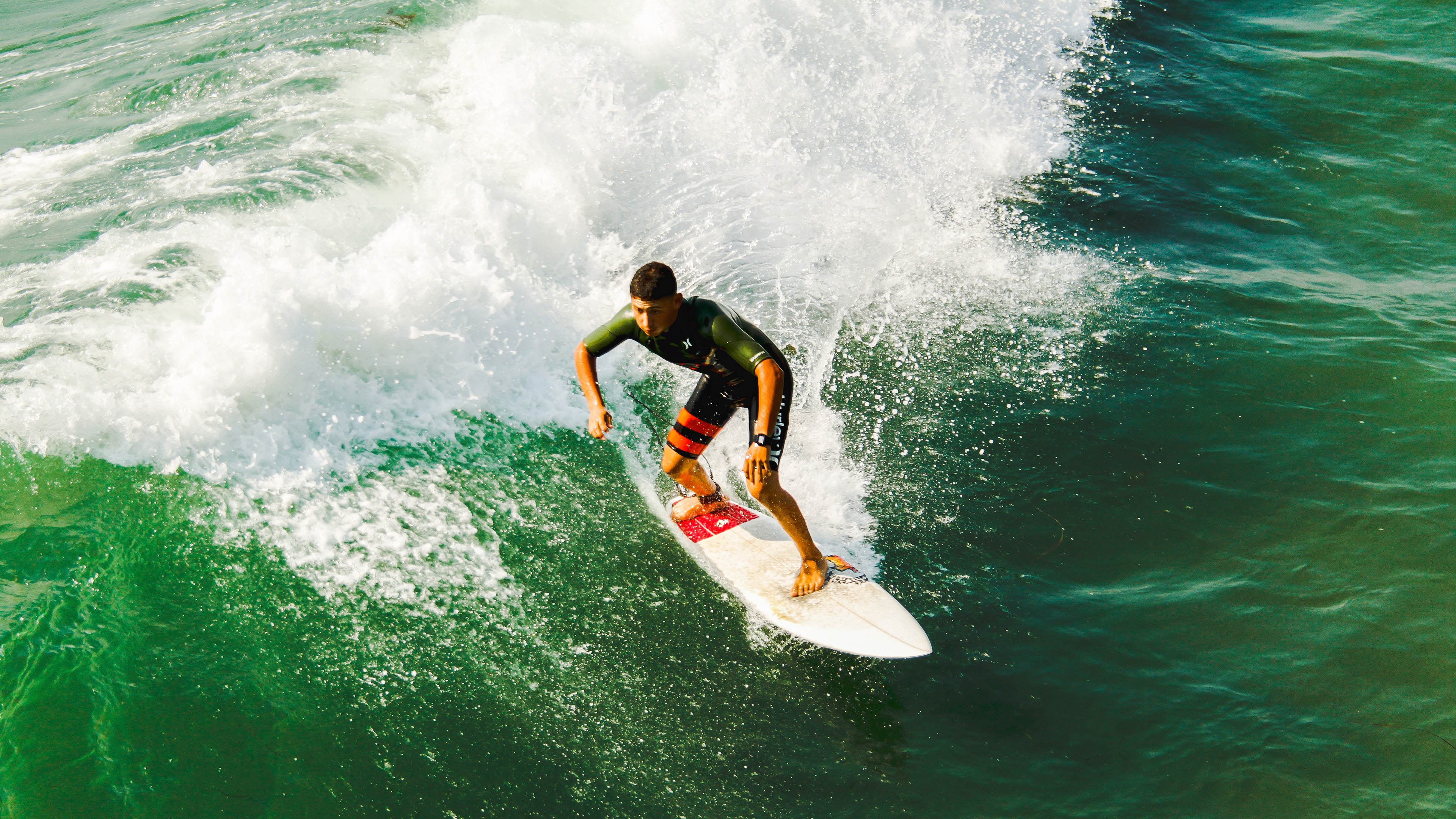 加维闪耀焦点战证明价值,亚特兰大关键突围波兰显韧性