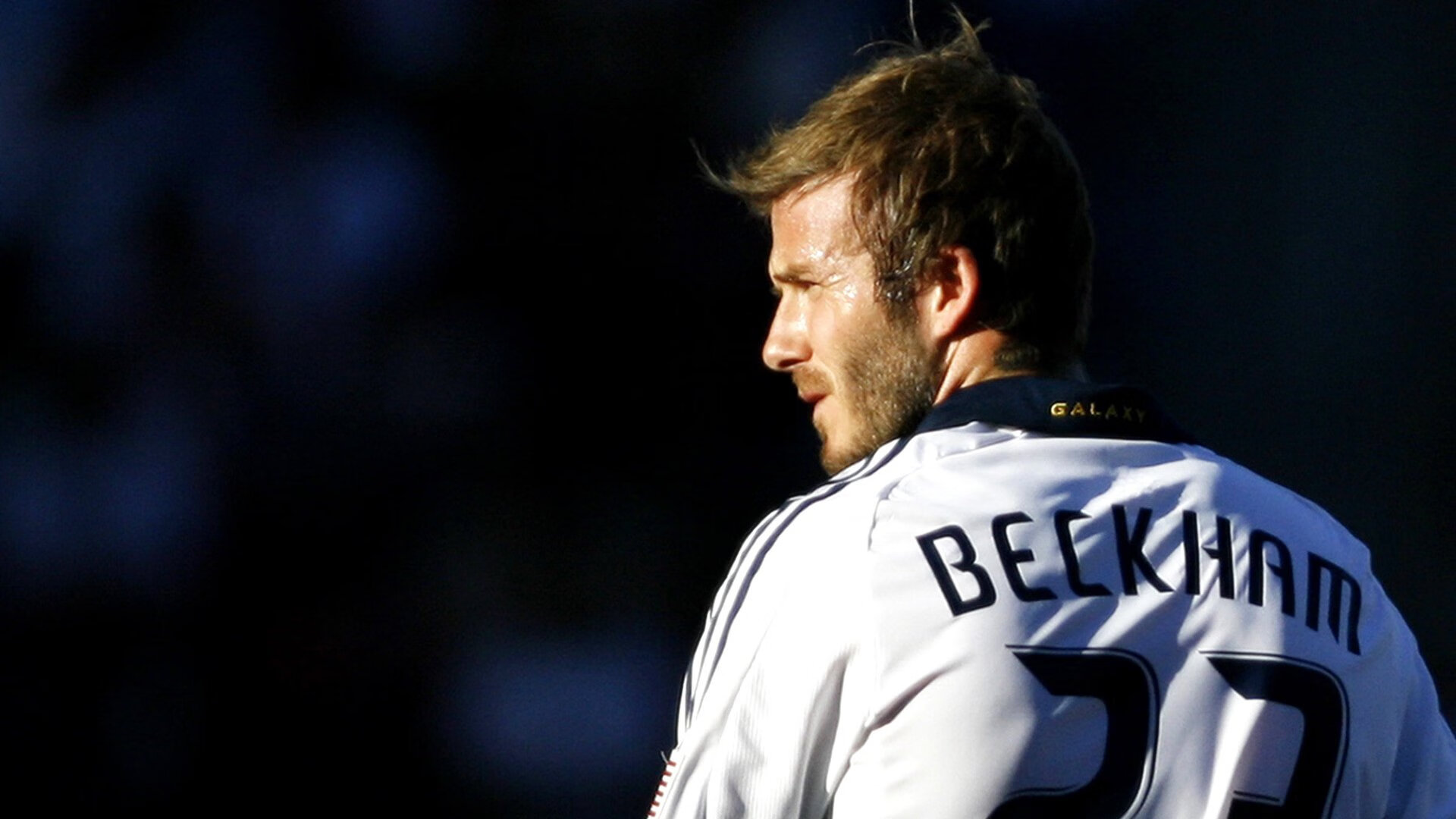 世界杯之夜，本泽马关键战不手软，书写传奇新章