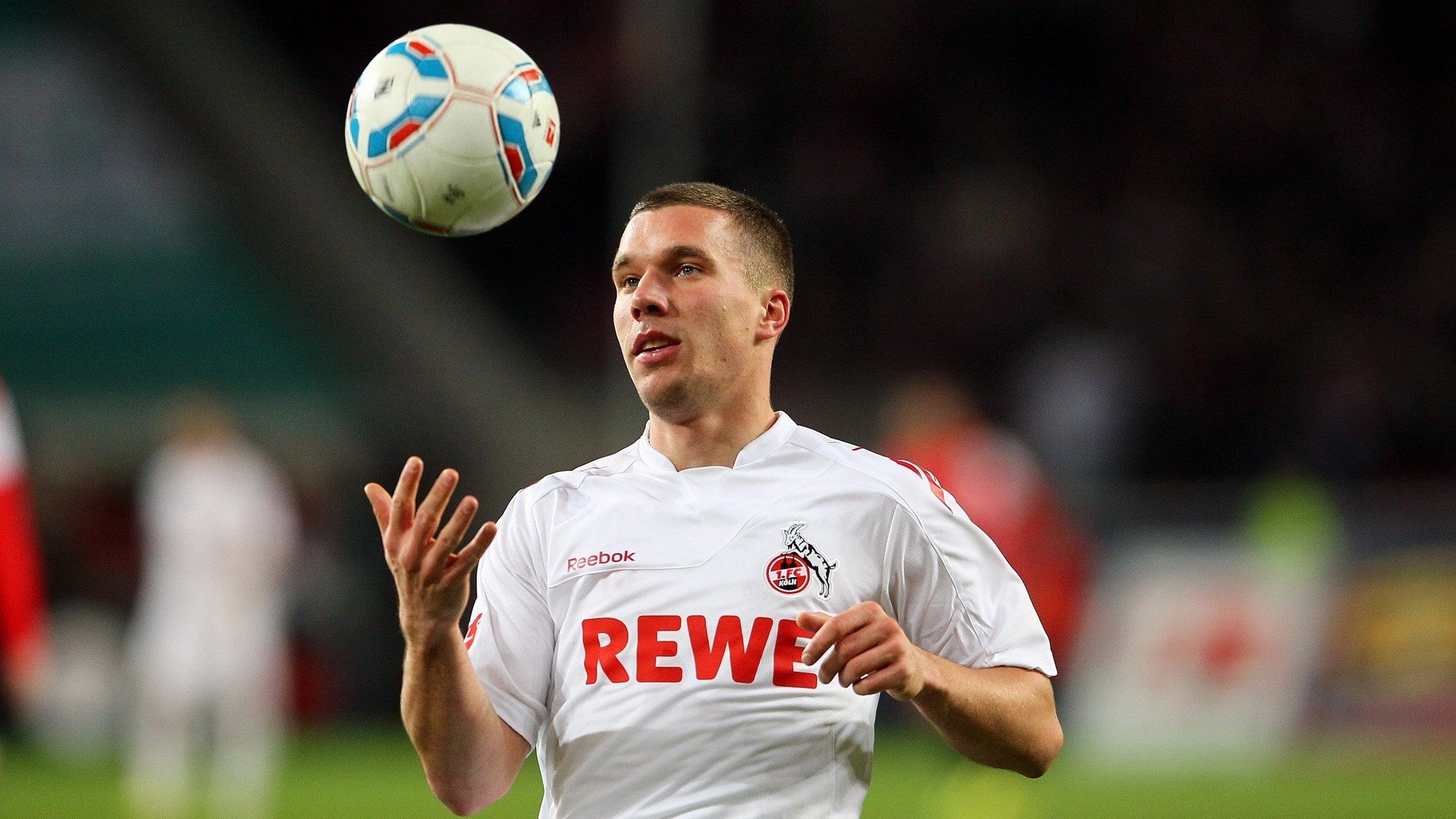 莱万一剑封喉，多特蒙德北欧奏凯—战术纪律与巨星的胜利